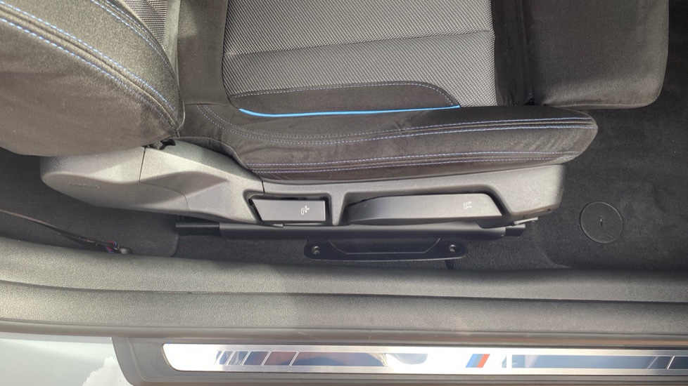 BMW 4 Series 420i M Sport 2dr Step Auto Petrol Coupe - Image 38