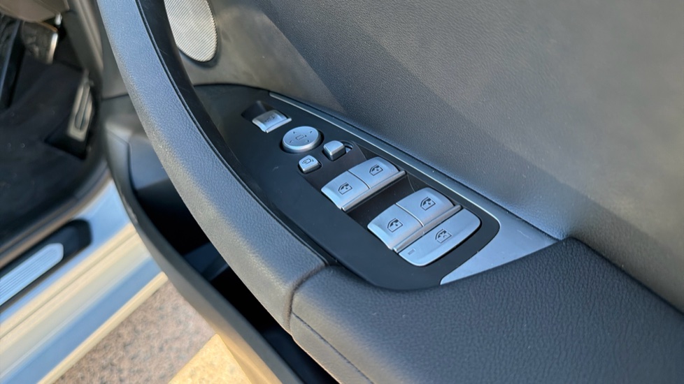 BMW X3 xDrive20d MHT M Sport 5dr Step Auto [Tech/Pro Pk] Diesel Estate - Image 37