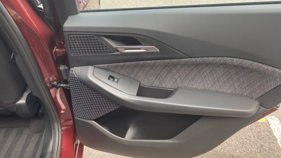 BMW 2 Series 220i MHT Sport 5dr DCT Petrol Hatchback - Image 37