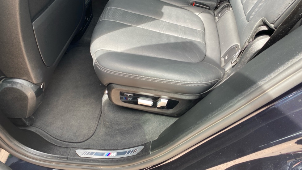 BMW X5 xDrive30d MHT M Sport 5dr Auto Diesel Estate - Image 41