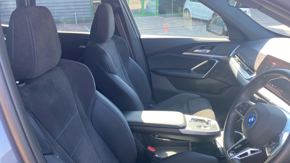 BMW iX1 150kW eDrive20 Shadow Edition 65kWh 5dr Auto Electric Estate - Image 11