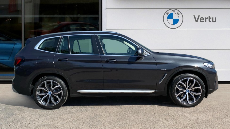 BMW X3 xDrive 30e xLine 5dr Auto Estate - Image 3