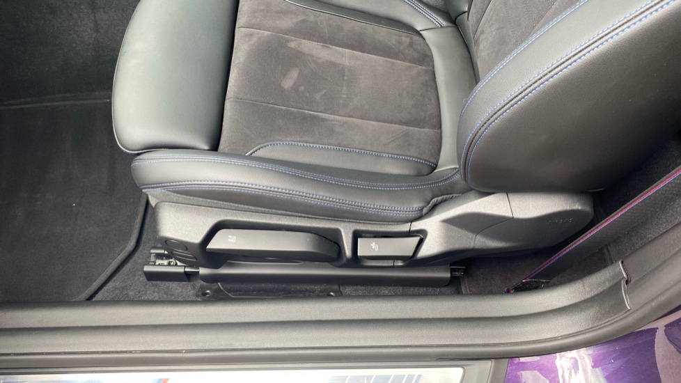 BMW 2 Series 220i M Sport 2dr Step Auto Petrol Coupe - Image 31