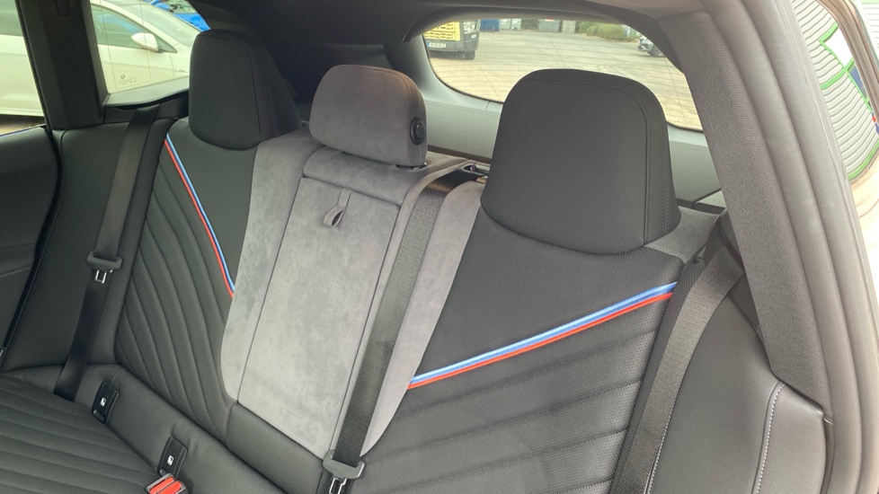 BMW iX 400kW xDrive60 M Sport 112kWh 5dr Auto [Tech/Pro] Electric Estate - Image 12