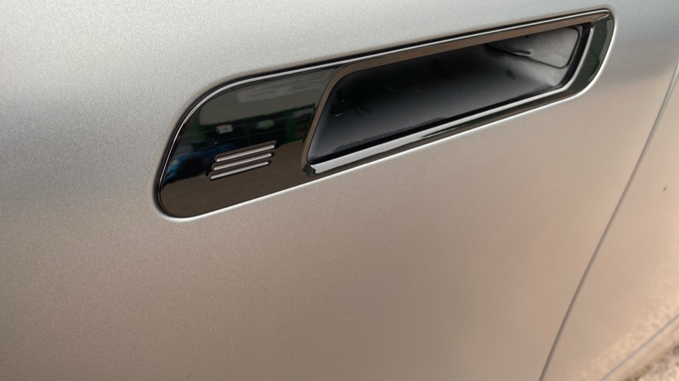 BMW iX 400kW xDrive60 M Sport 112kWh 5dr Auto [Tech/Pro] Electric Estate - Image 33