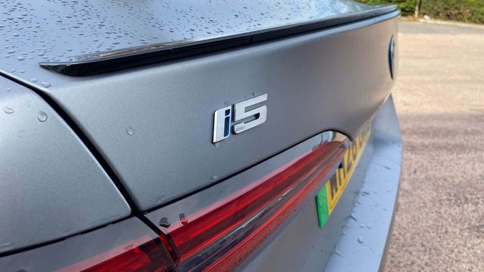 BMW i5 250kW eDrive40 M Sport Pro 84kWh 4dr Auto [Comf+] Electric Saloon - Image 38