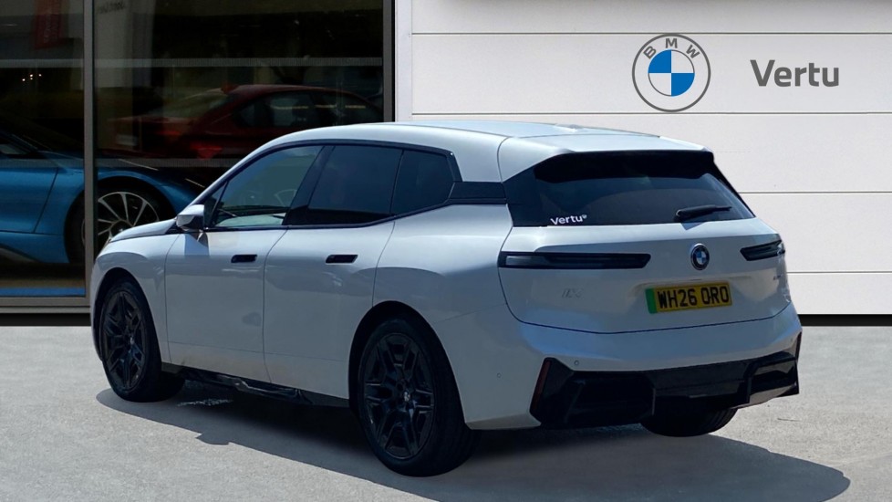 BMW iX 300kW xDrive45 M Sport 101kWh 5dr Auto Electric Estate - Image 2