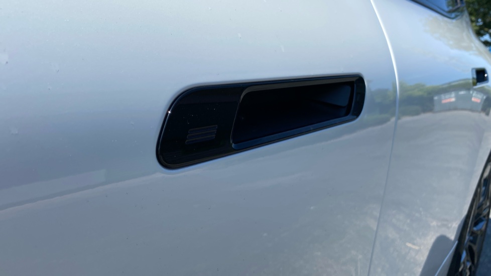 BMW iX 300kW xDrive45 M Sport 101kWh 5dr Auto Electric Estate - Image 25