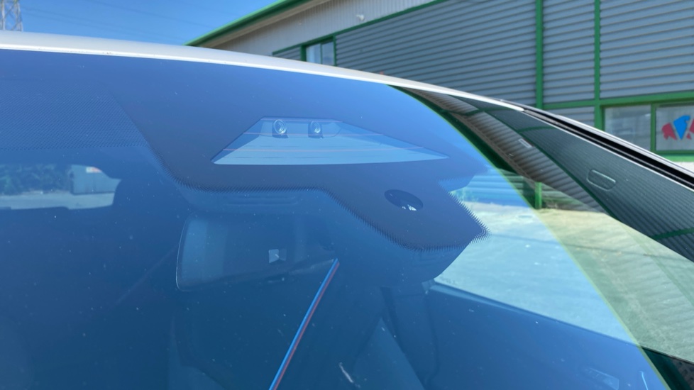 BMW iX 300kW xDrive45 M Sport 101kWh 5dr Auto Electric Estate - Image 26