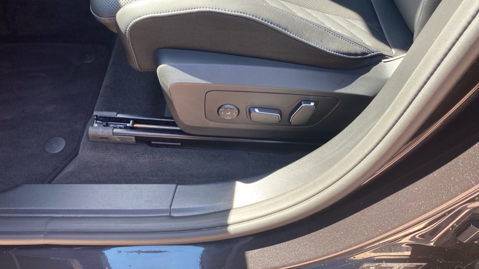 BMW X3 20 xDrive M Sport 5dr Step Auto Petrol Estate - Image 34