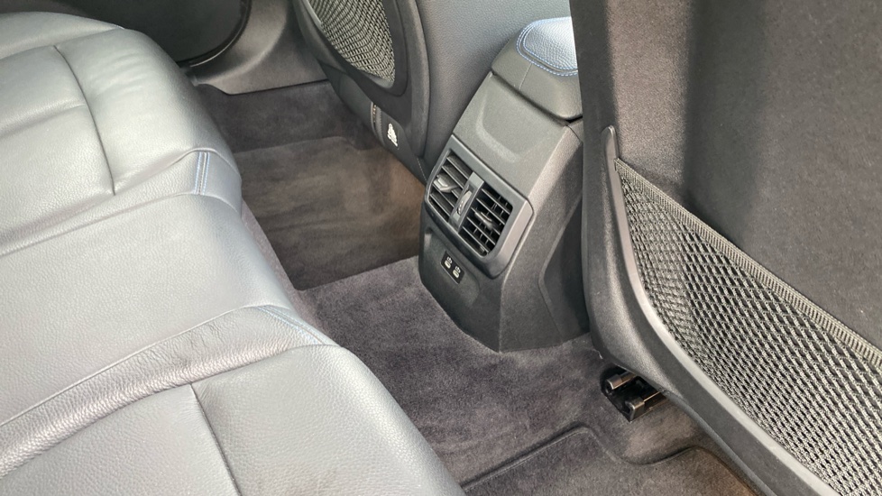 BMW 2 Series 218i [136] M Sport 4dr Petrol Saloon - Image 31