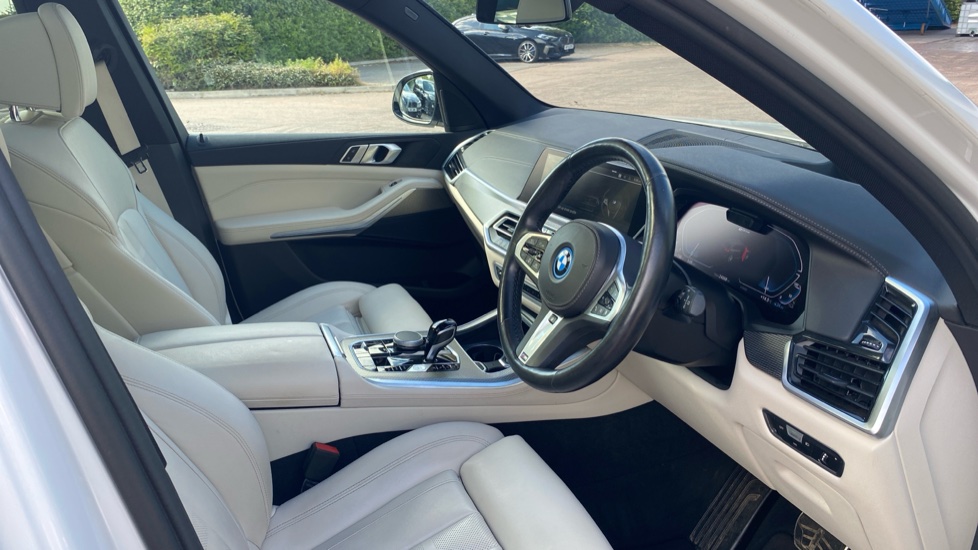 BMW X5 xDrive45e M Sport 5dr Auto Estate - Image 6