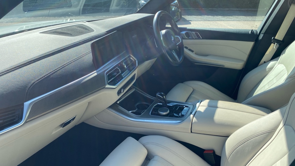 BMW X5 xDrive45e M Sport 5dr Auto Estate - Image 7