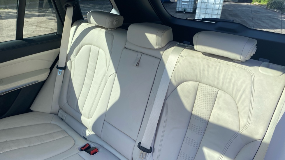 BMW X5 xDrive45e M Sport 5dr Auto Estate - Image 12