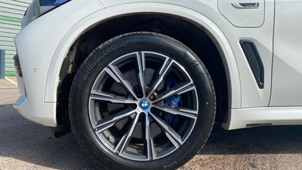 BMW X5 xDrive45e M Sport 5dr Auto Estate - Image 14