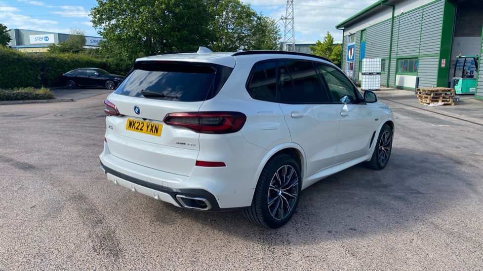 BMW X5 xDrive45e M Sport 5dr Auto Estate - Image 24