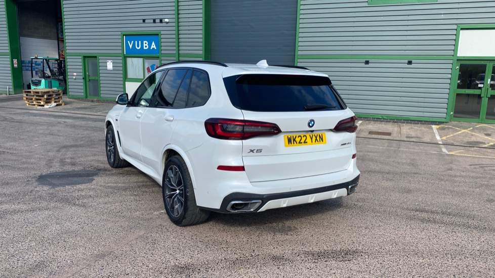 BMW X5 xDrive45e M Sport 5dr Auto Estate - Image 27