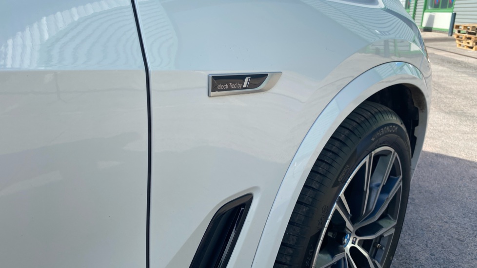BMW X5 xDrive45e M Sport 5dr Auto Estate - Image 37