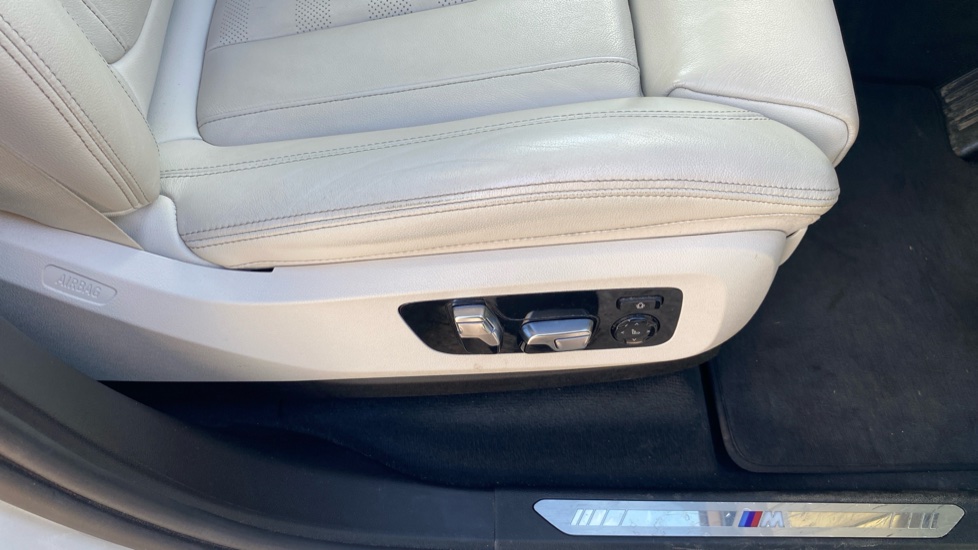 BMW X5 xDrive45e M Sport 5dr Auto Estate - Image 40