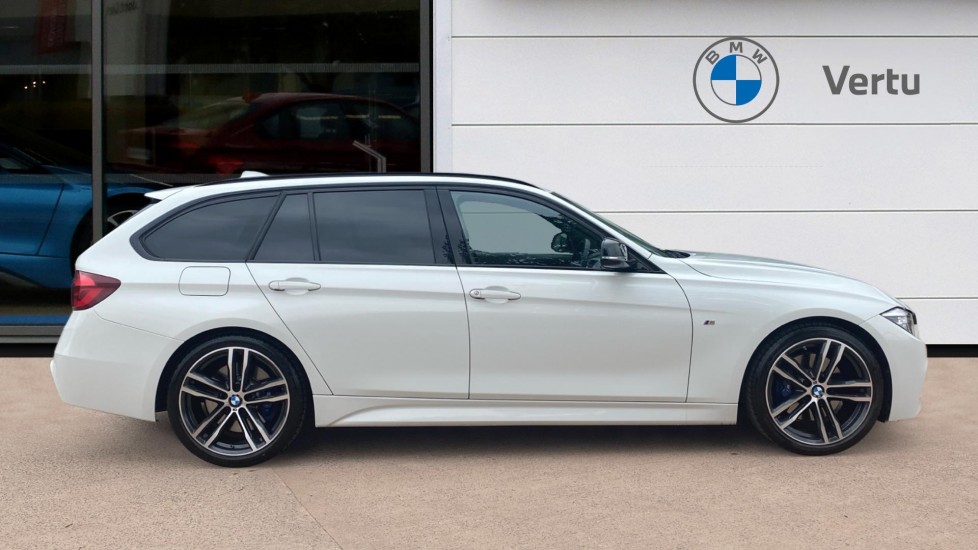BMW 3 Series 320i M Sport 5dr Step Auto Petrol Estate - Image 3
