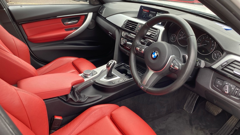 BMW 3 Series 320i M Sport 5dr Step Auto Petrol Estate - Image 6