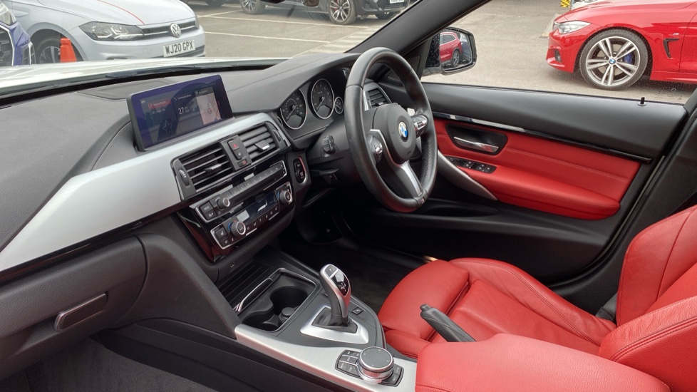 BMW 3 Series 320i M Sport 5dr Step Auto Petrol Estate - Image 7