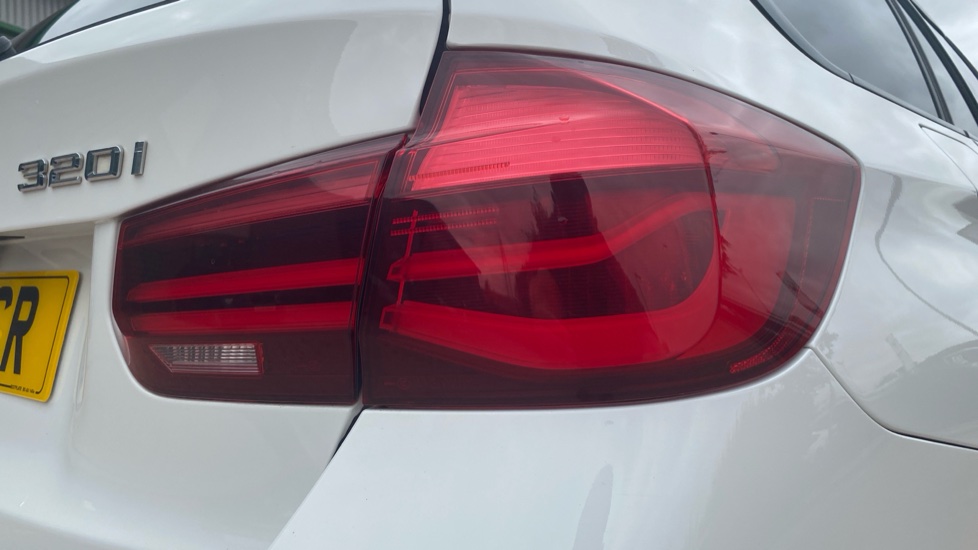 BMW 3 Series 320i M Sport 5dr Step Auto Petrol Estate - Image 22