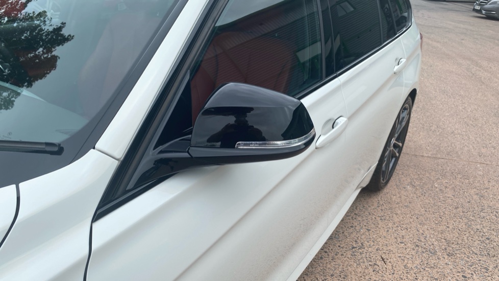 BMW 3 Series 320i M Sport 5dr Step Auto Petrol Estate - Image 30