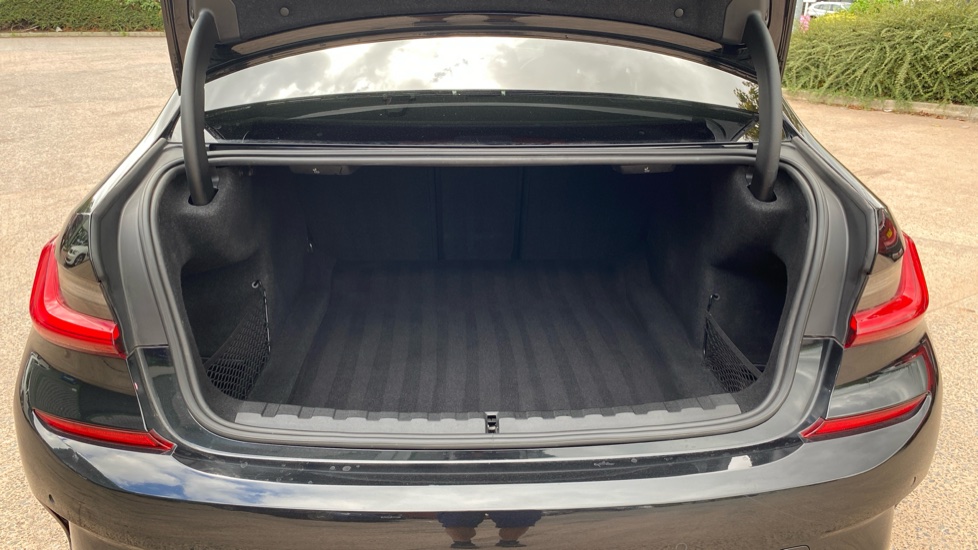BMW 3 Series 320i M Sport 4dr Step Auto [Pro Pack] Petrol Saloon - Image 13