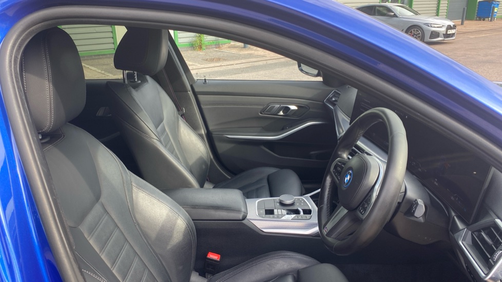 BMW 3 Series 330e M Sport 5dr Step Auto Estate - Image 11