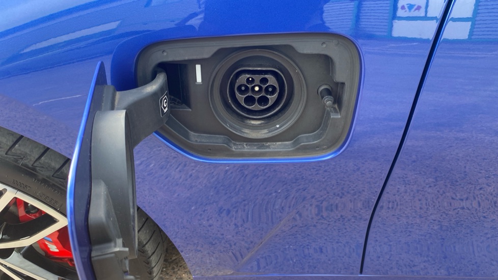 BMW 3 Series 330e M Sport 5dr Step Auto Estate - Image 31