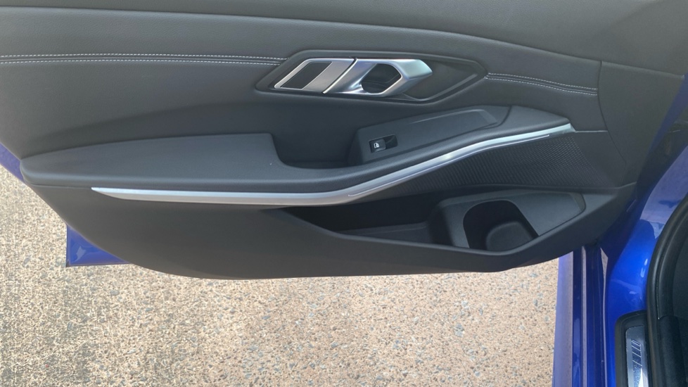 BMW 3 Series 330e M Sport 5dr Step Auto Estate - Image 33