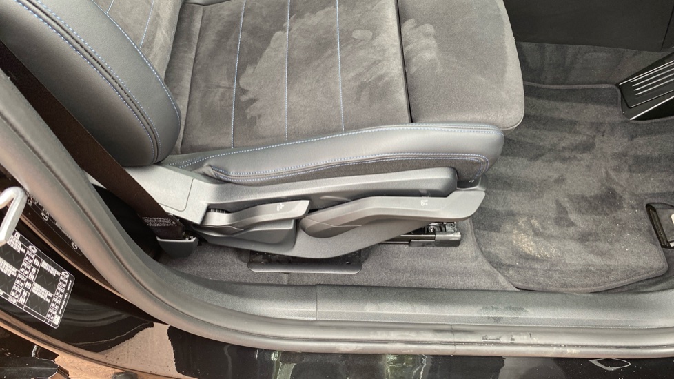 BMW X1 sDrive 20i MHT M Sport 5dr Step Auto Petrol Estate - Image 43