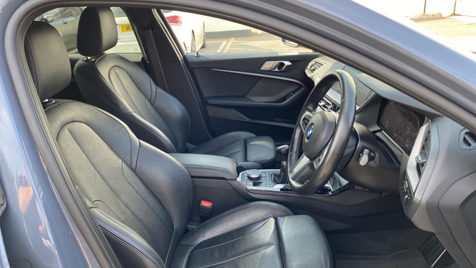 BMW 1 Series 116d M Sport 5dr Diesel Hatchback - Image 11