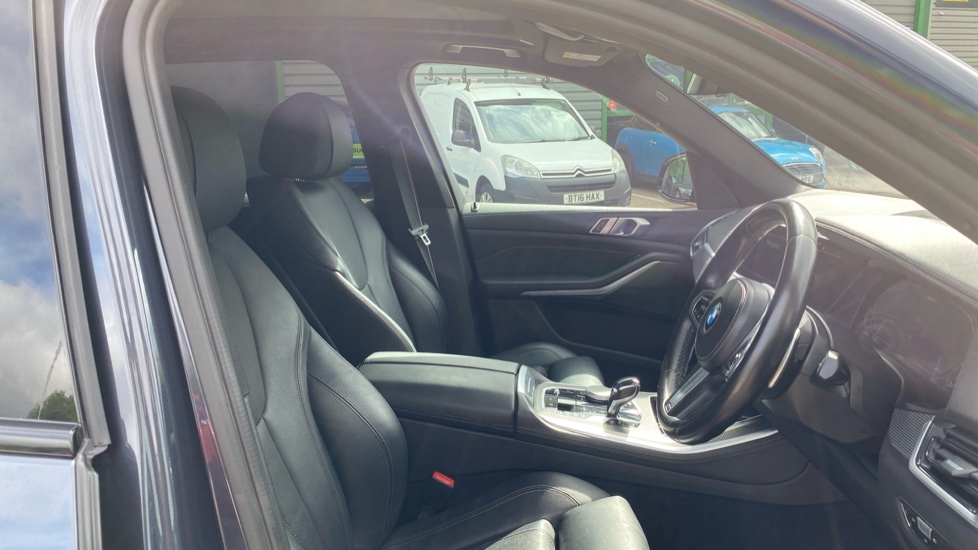 BMW X5 xDrive45e M Sport 5dr Auto Estate - Image 11