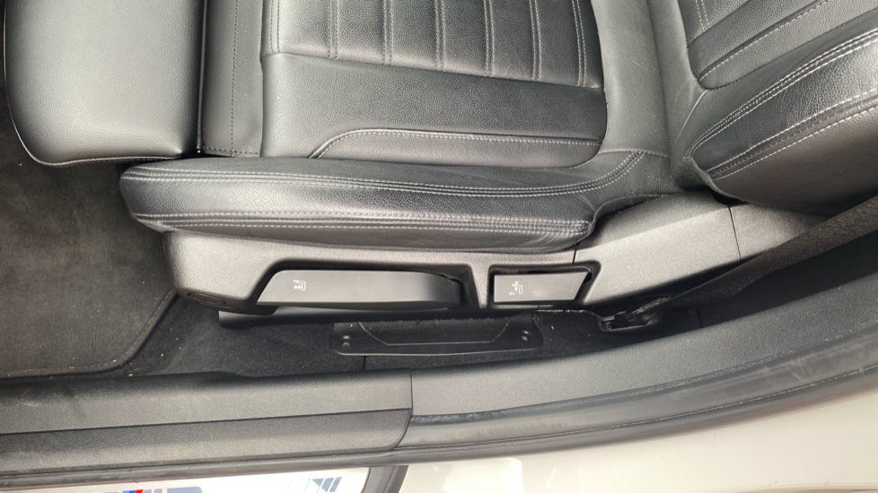 BMW 3 Series 330e M Sport 4dr Step Auto Saloon - Image 33