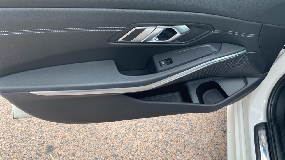 BMW 3 Series 330e M Sport 4dr Step Auto Saloon - Image 34