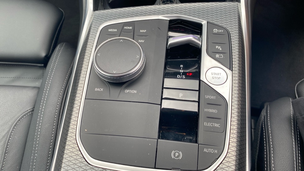 BMW 3 Series 330e M Sport 4dr Step Auto Saloon - Image 46