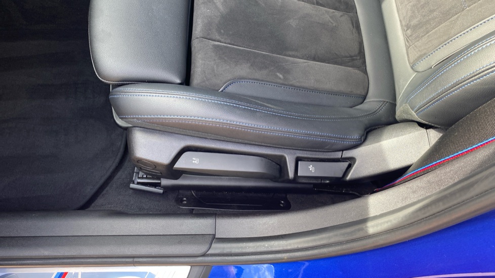 BMW 3 Series 320i M Sport 4dr Step Auto Petrol Saloon - Image 32