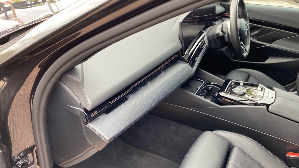 BMW 5 Series 520i M Sport Pro 4dr Auto Petrol Saloon - Image 34