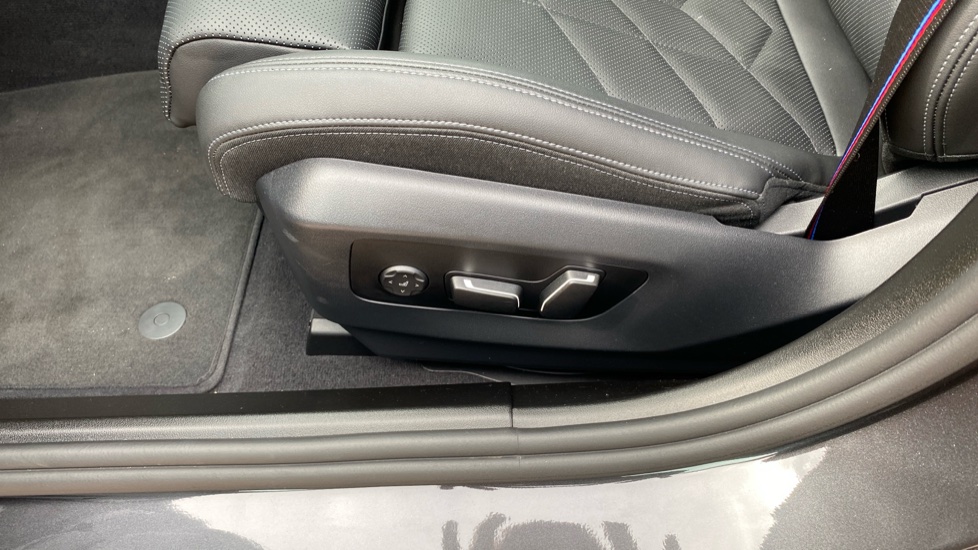 BMW 5 Series 520i M Sport Pro 4dr Auto Petrol Saloon - Image 35