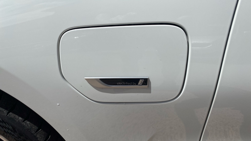 BMW 3 Series 330e M Sport 4dr Step Auto Saloon - Image 28
