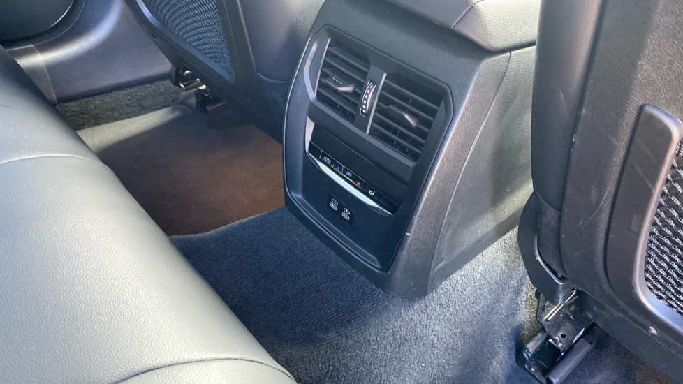 BMW 3 Series 330e M Sport 4dr Step Auto Saloon - Image 37