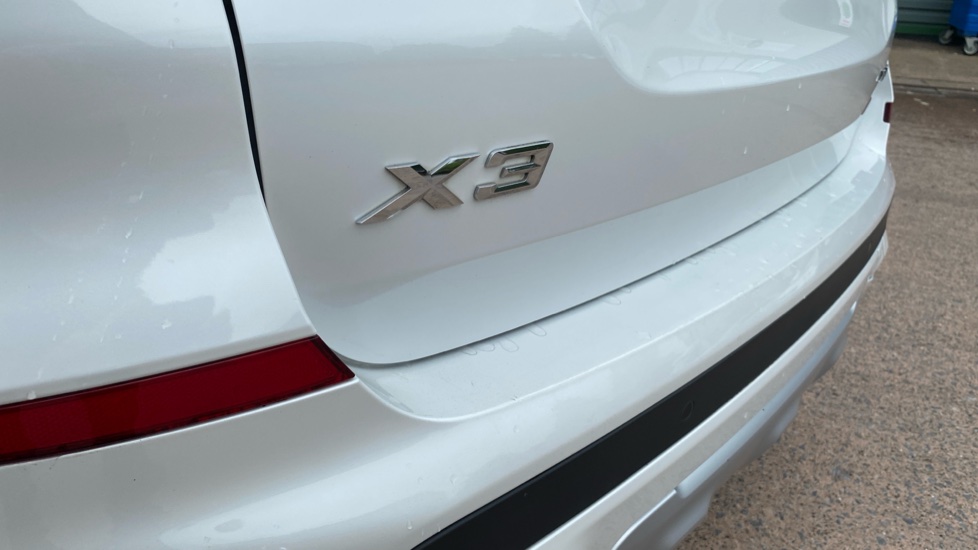 BMW X3 xDrive20i xLine 5dr Step Auto Petrol Estate - Image 29