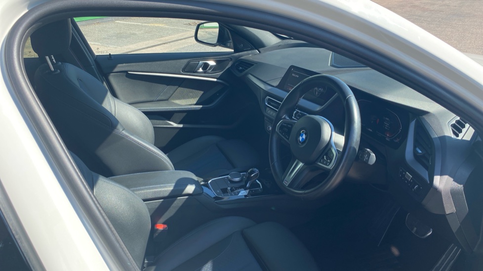 BMW 1 Series 118i [136] M Sport 5dr Step Auto [LCP/Pro pk] Petrol Hatchback - Image 6