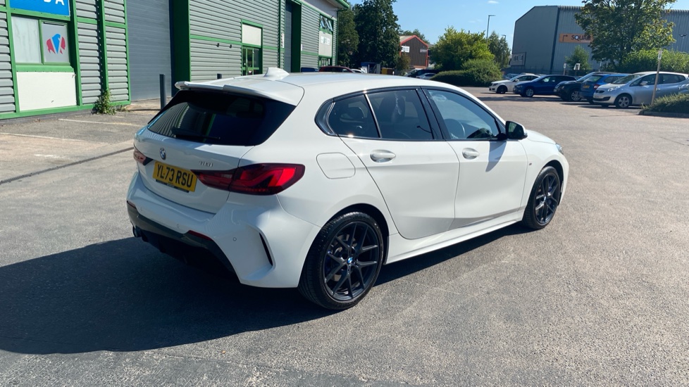 BMW 1 Series 118i [136] M Sport 5dr Step Auto [LCP/Pro pk] Petrol Hatchback - Image 27