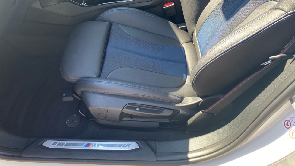 BMW 1 Series 118i [136] M Sport 5dr Step Auto [LCP/Pro pk] Petrol Hatchback - Image 31