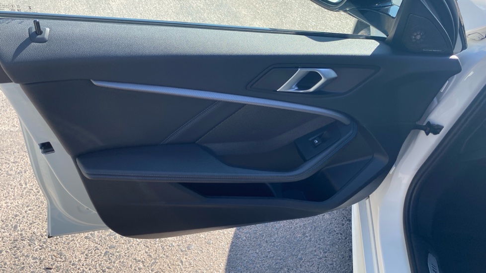 BMW 1 Series 118i [136] M Sport 5dr Step Auto [LCP/Pro pk] Petrol Hatchback - Image 32