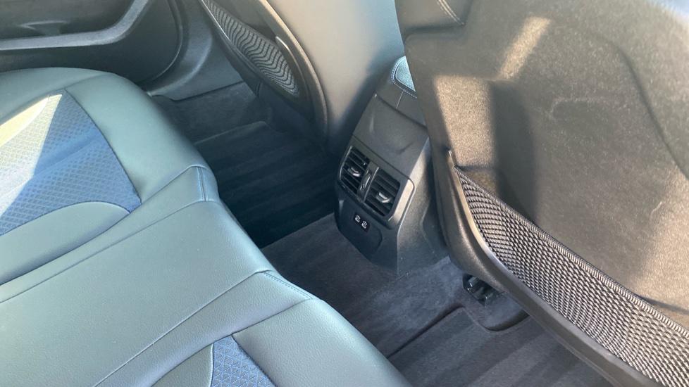BMW 1 Series 118i [136] M Sport 5dr [Live Cockpit Professional] Petrol Hatchback - Image 33