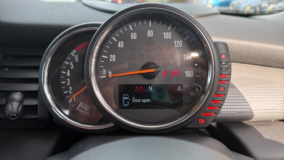 MINI Hatchback 1.5 Cooper 3dr Petrol Hatchback - Image 9